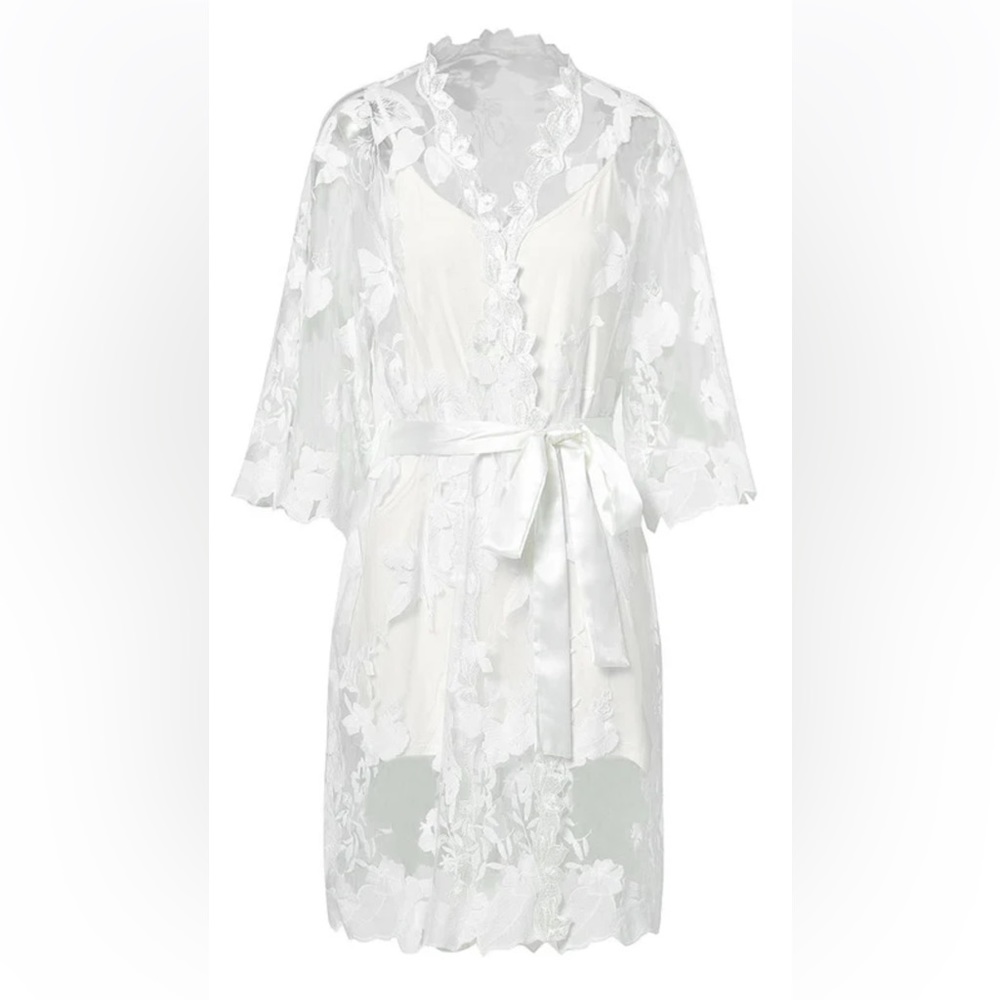 Embroidery Lace Bride Leaf Lace Wedding Robe